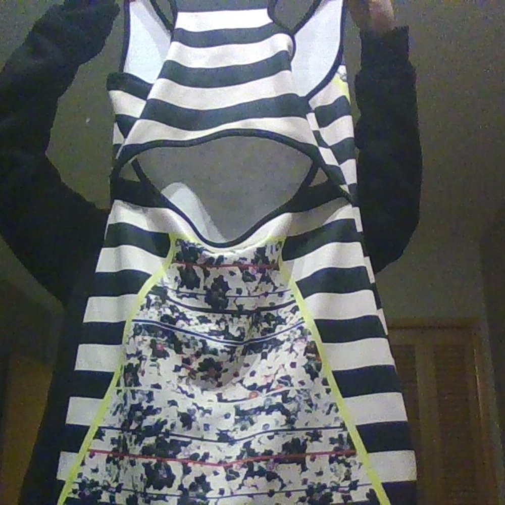 Dress - Picture 2 of 3